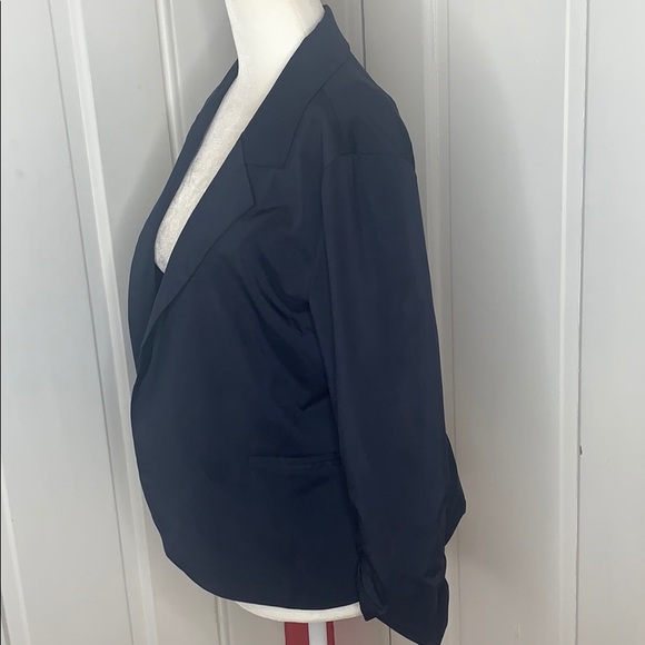 CHERISH•BLAZER•JACKET - Picture 3 of 9